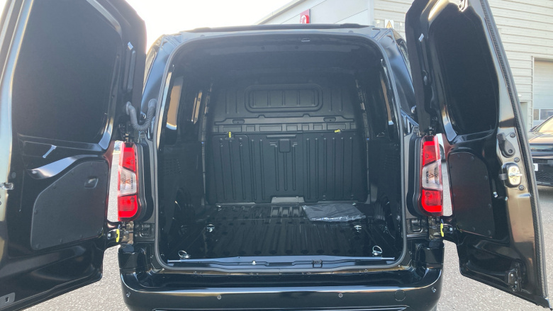 Vauxhall Combo Cargo Combo Diesel 1.5 Turbo D 100ps Pro H1 Van